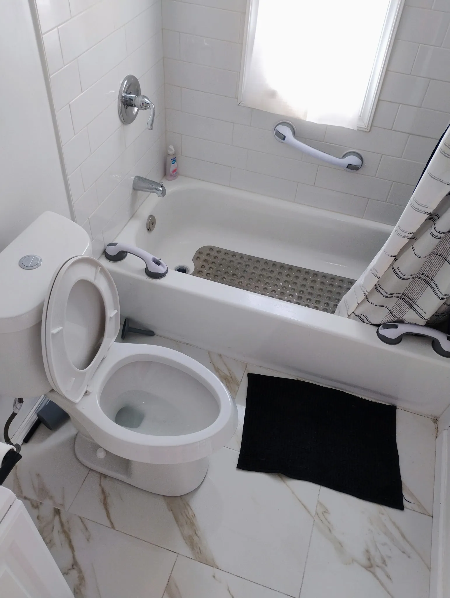 accessible-bathroom-assisted-living-home-detroit